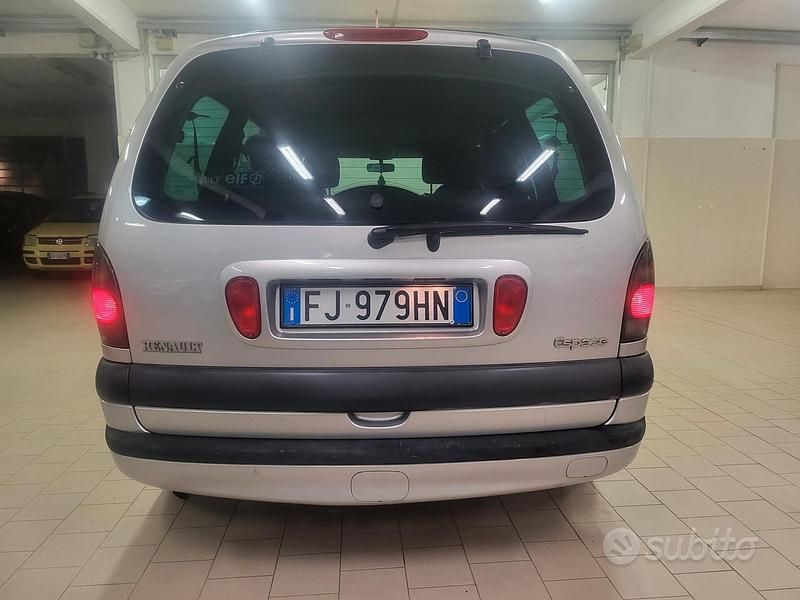 Usata Renault Espace 140 CV (102 kW) 2001 Grigio Monovolume
