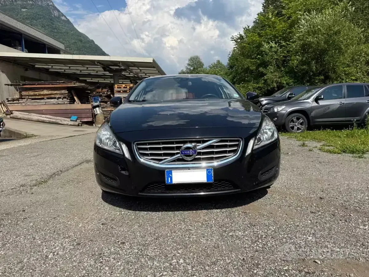 Usata Volvo V60 2011 Nero Station wagon