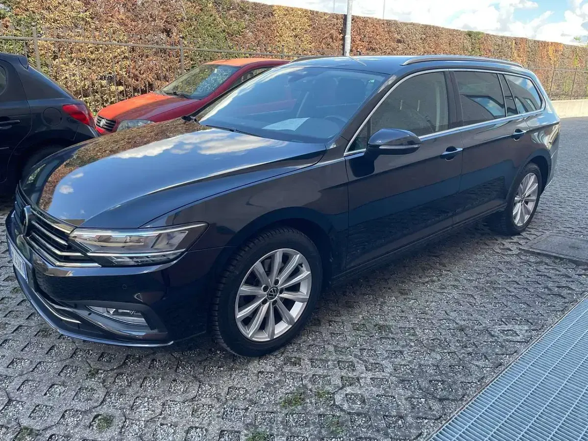 Usata VW Passat Business 150 CV (110 kW) 2022 Nero Station wagon