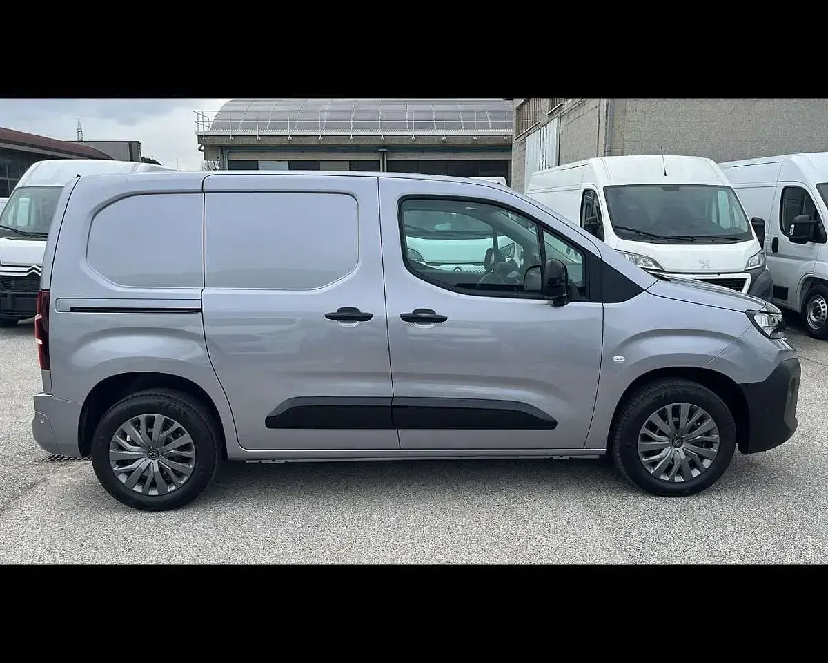 Nuova Peugeot Partner 131 CV (96 kW) 2026 Grigio Monovolume