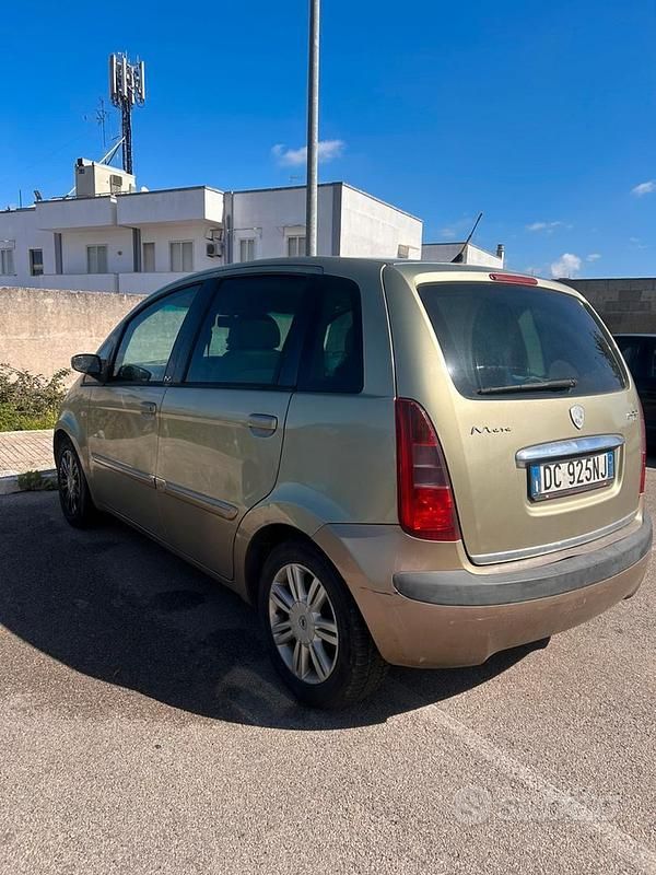 Usata Lancia Musa 90 CV (66 kW) 2005 Monovolume