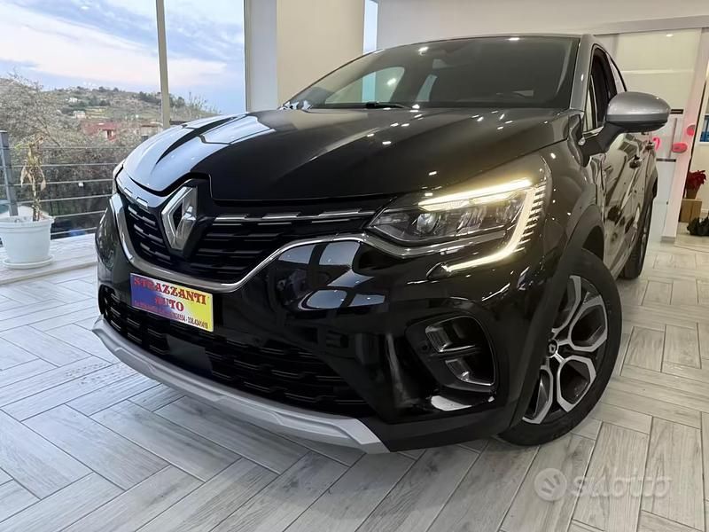 Usata Renault Captur 115 CV (84 kW) 2021 Nero SUV