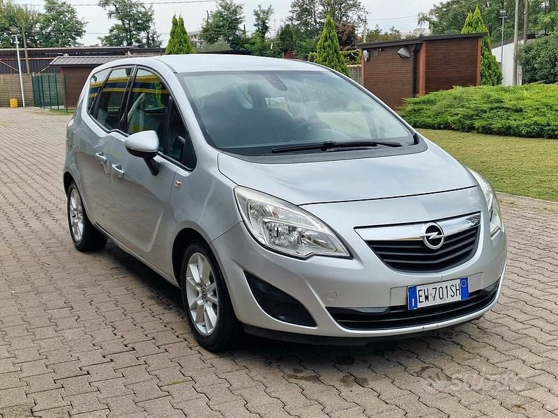 Giallo Usata 2015 Opel Meriva Cosmo Monovolume | 3999 € (Super prezzo) - Immagine 1/4