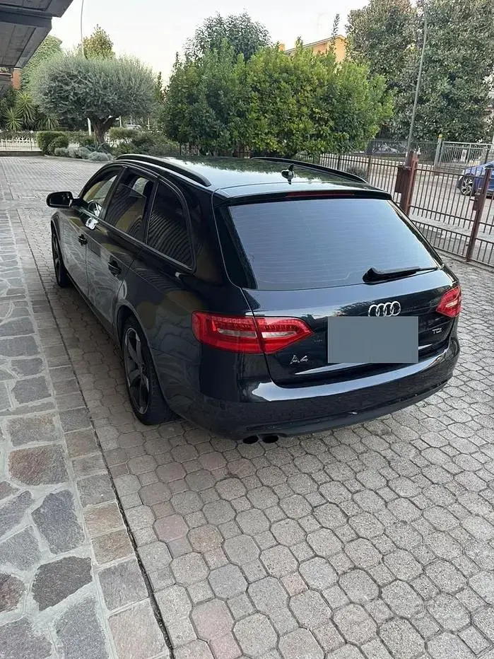 Usata Audi A4 177 CV (130 kW) 2013 Blu Station wagon