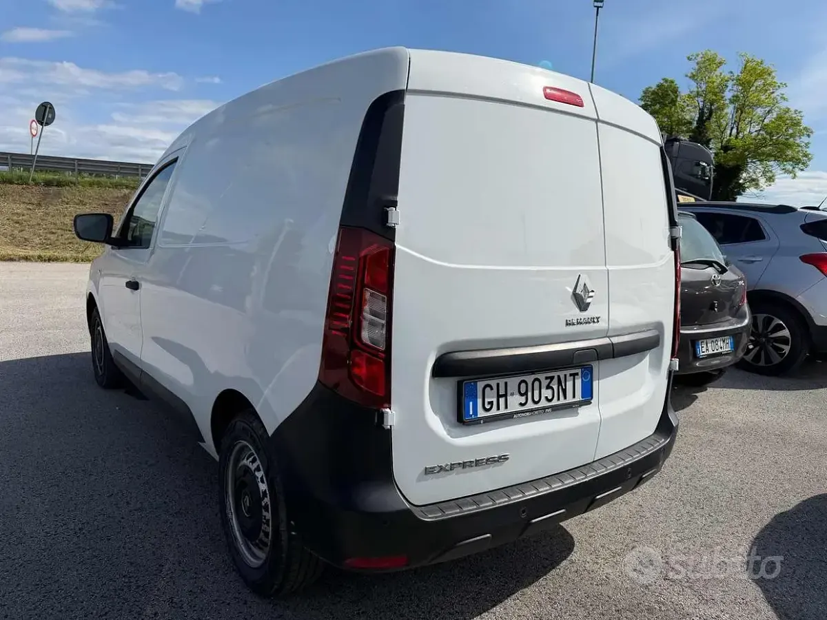 Usata Renault Express 75 CV (55 kW) 2022 Bianco Monovolume