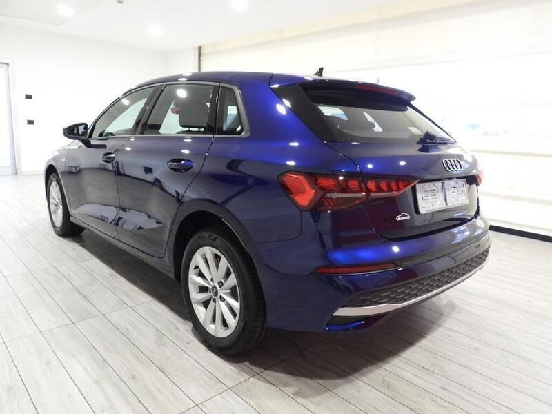 Nouvelle Audi A3 Business 150 ch (110 kW) 2025 Noir Berline