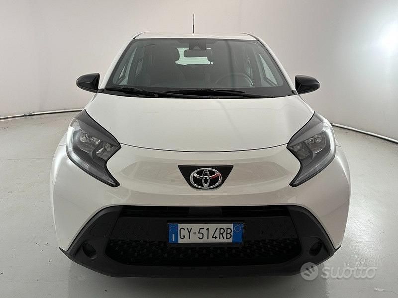 Usata Toyota Aygo X Active 72 CV (52 kW) 2025 Bianco SUV
