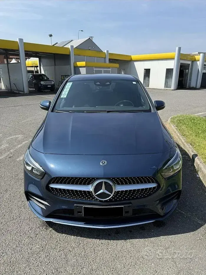 Usata Mercedes B200 Premium 150 CV (110 kW) 2019 Bluazzurro Utilitaria