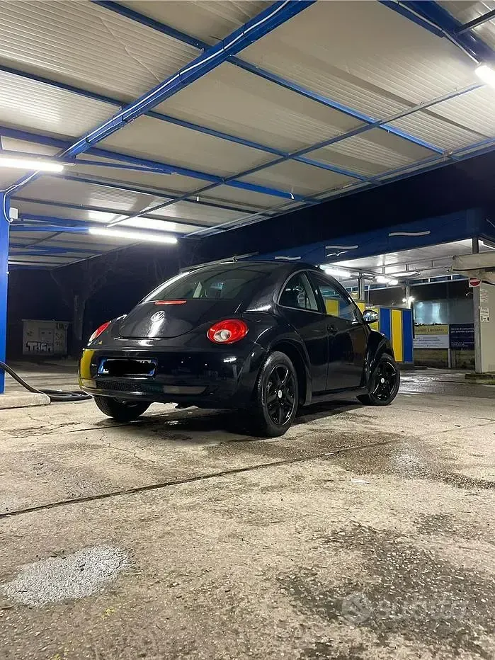Usata VW New Beetle 90 CV (66 kW) 2008 Nero Utilitaria