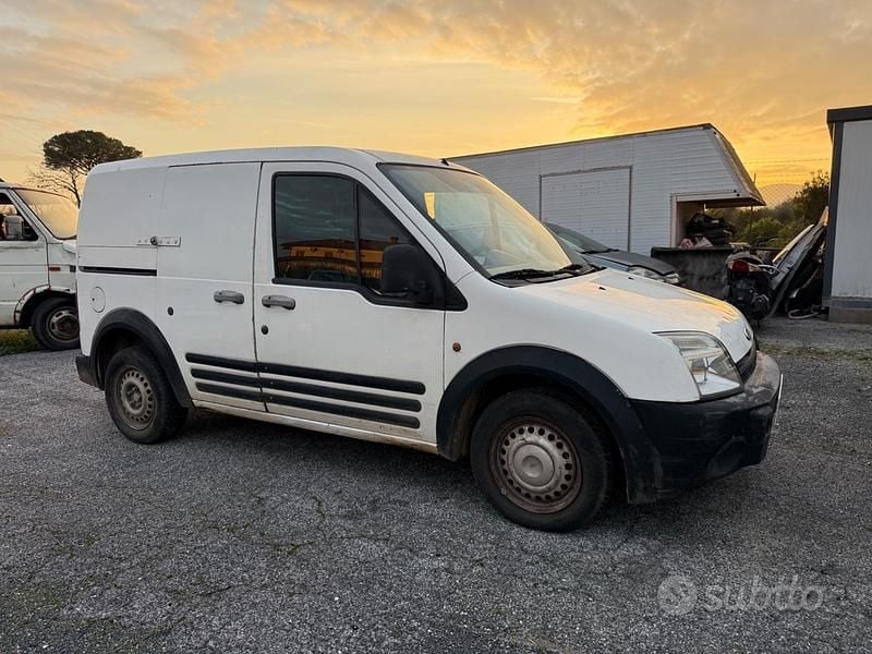 Usata Ford Transit Connect 90 CV (66 kW) 2007 Bianco Monovolume