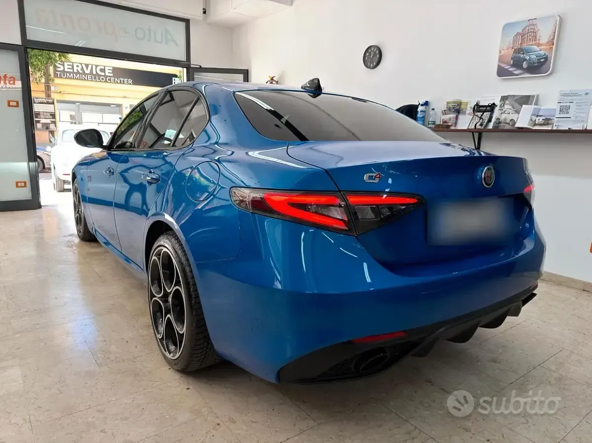 Usata Alfa Romeo Giulia Veloce 209 CV (153 kW) 2024 Blu Berlina