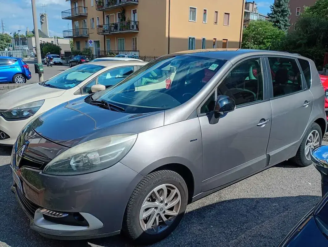 Usata Renault Scénic III Luxe 150 CV (110 kW) 2011 Monovolume