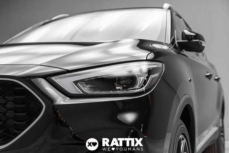 Nuova MG ZS Luxury 106 CV (77 kW) 2025 Pebble black Berlina