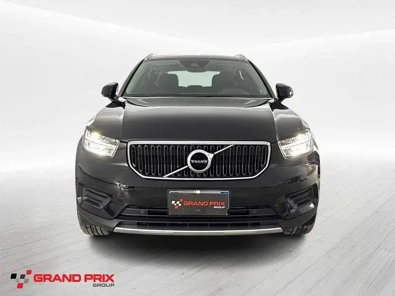 Usata Volvo XC40 Momentum 163 CV (119 kW) 2022 Grigio SUV