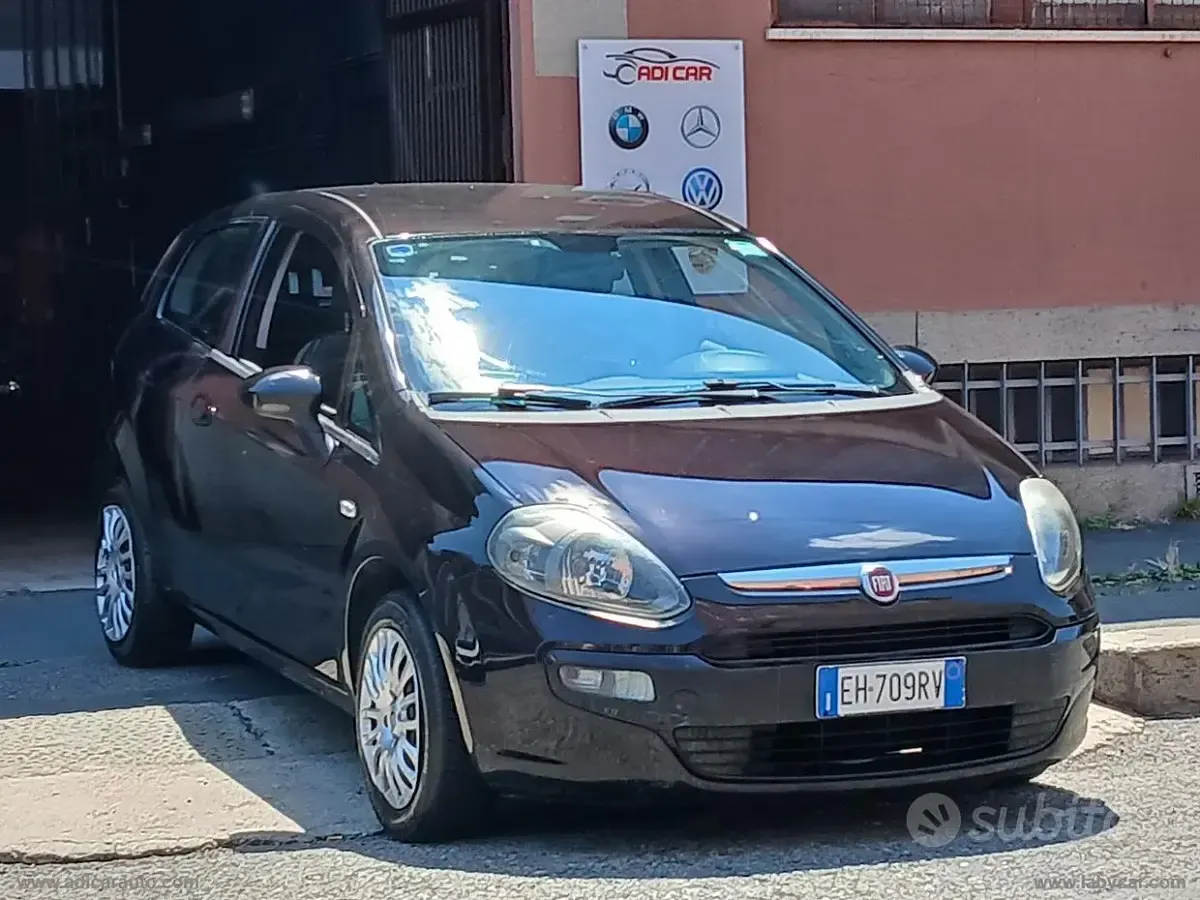 Usata Fiat Punto Lounge 69 CV (50 kW) 2011 Utilitaria
