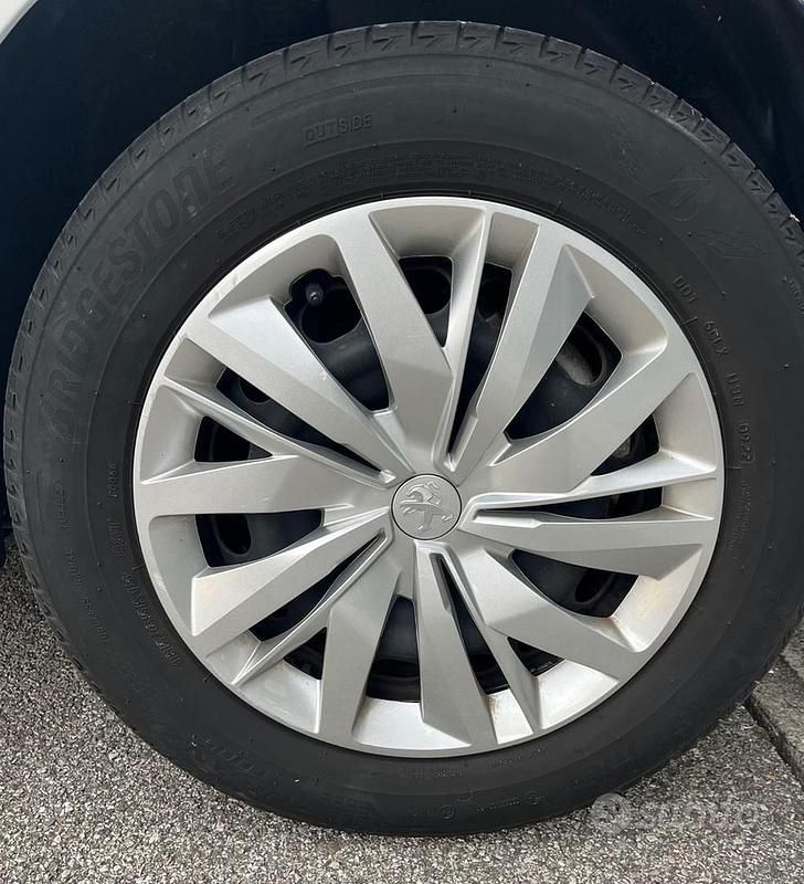 Usata Peugeot 208 Active+ 102 CV (75 kW) 2022 Bianco Utilitaria