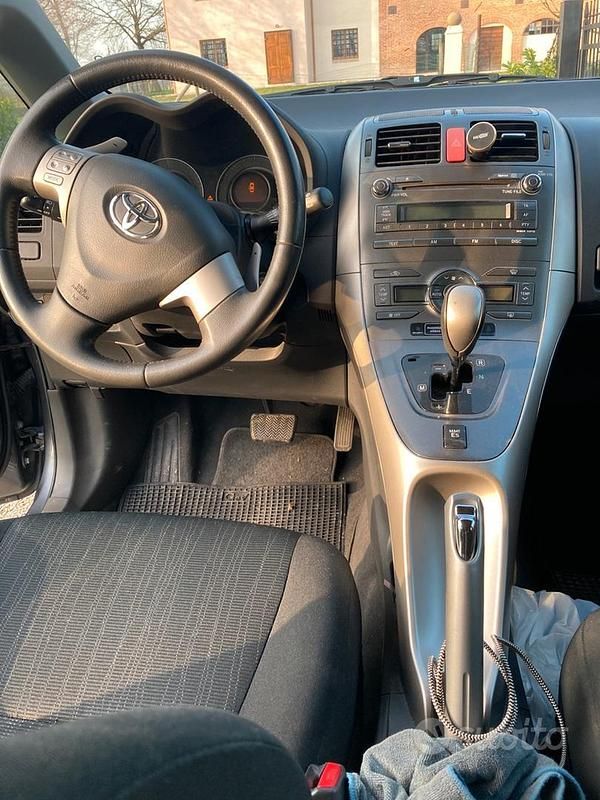 Usata Toyota Auris Sol 90 CV (66 kW) 2007 Utilitaria