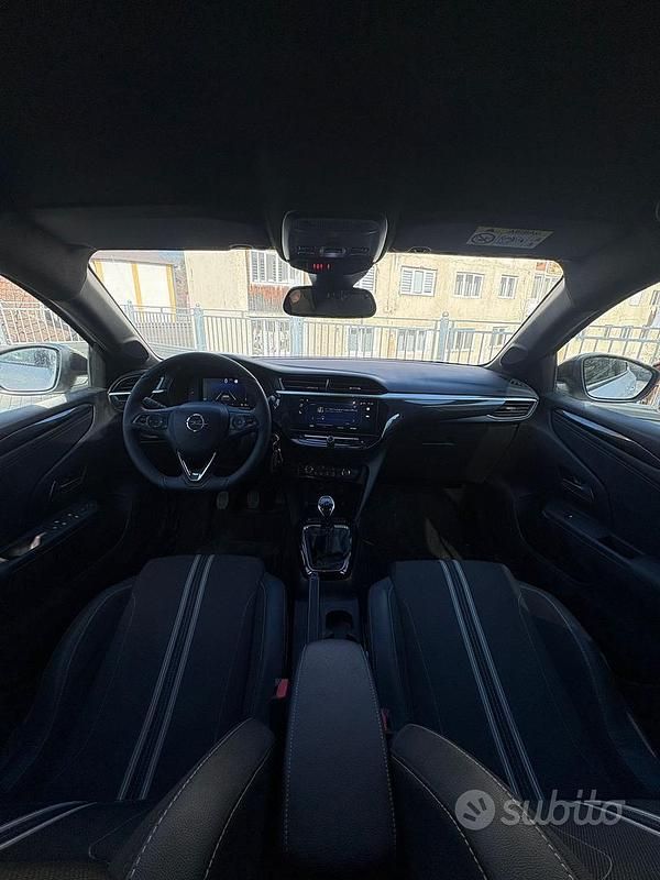Usata Opel Corsa 100 CV (73 kW) 2024 Bianco Utilitaria