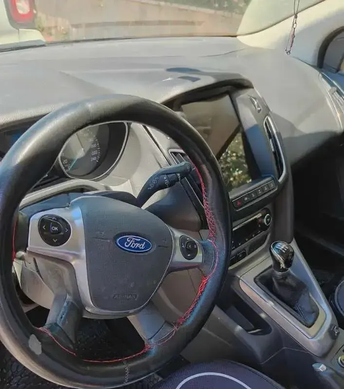 Usata Ford Focus 125 CV (91 kW) 2013 Nero Berlina