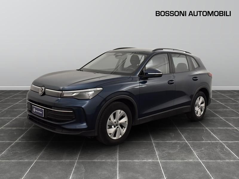 Blu Usata 2024 VW Tiguan Life SUV | 33.900 € (Buon prezzo) - Immagine 1/4