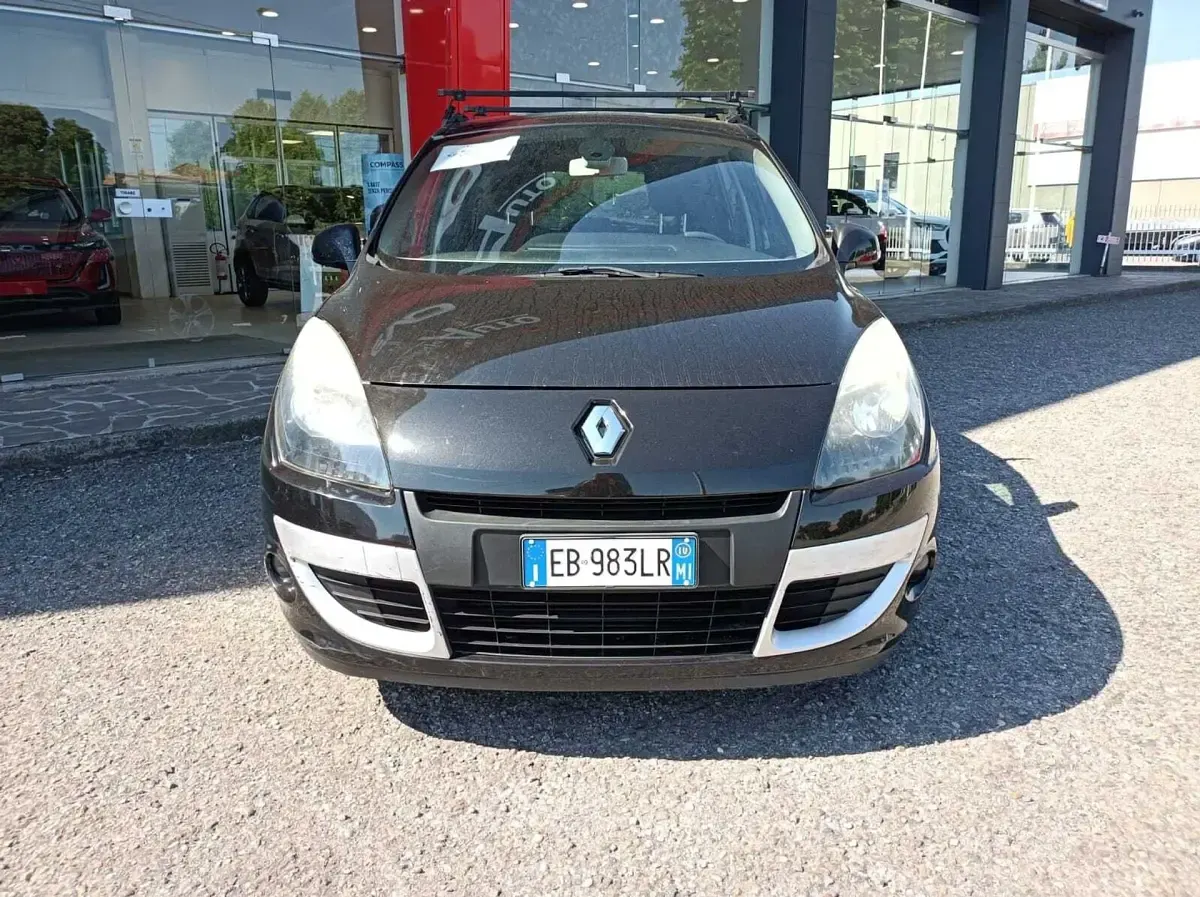 Usata Renault Scénic 110 CV (80 kW) 2010 Nero Monovolume