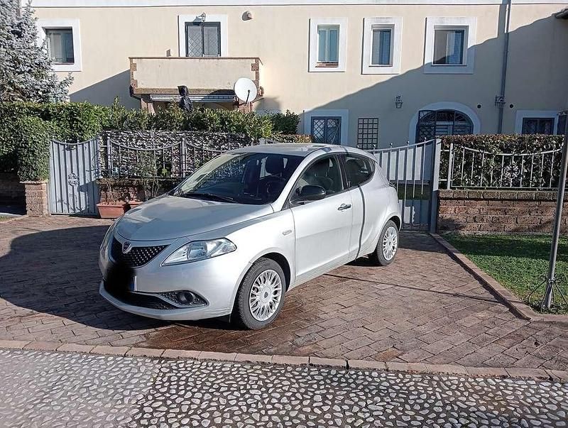 Usata Lancia Ypsilon S 95 CV (69 kW) 2017 Utilitaria