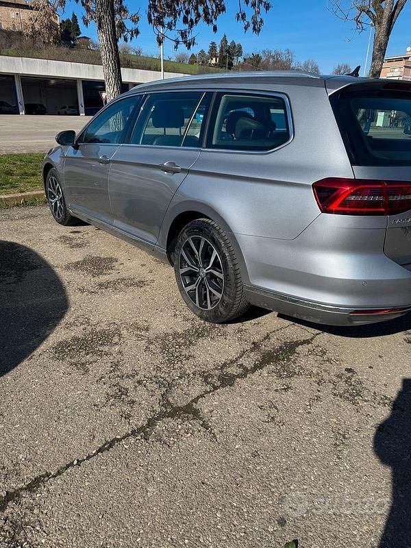 Usata VW Passat S 150 CV (110 kW) 2018 Grigio Station wagon