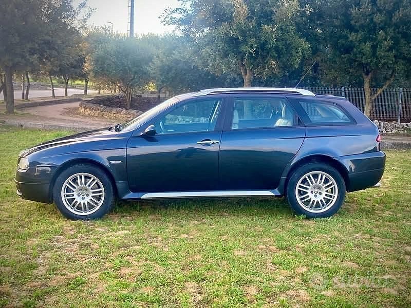Käytetty Alfa Romeo Crosswagon 150 HP (110 kW) 2004 Sininen Farmari