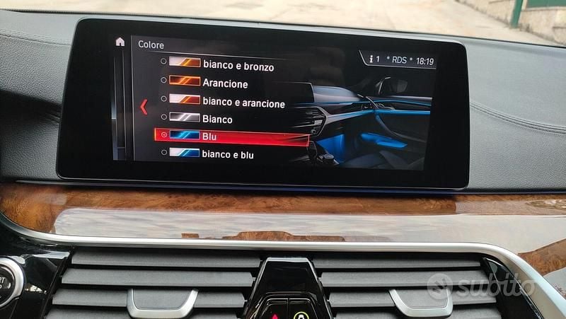 Usata BMW 520 Luxury Line 190 CV (139 kW) 2019 Blu Station wagon