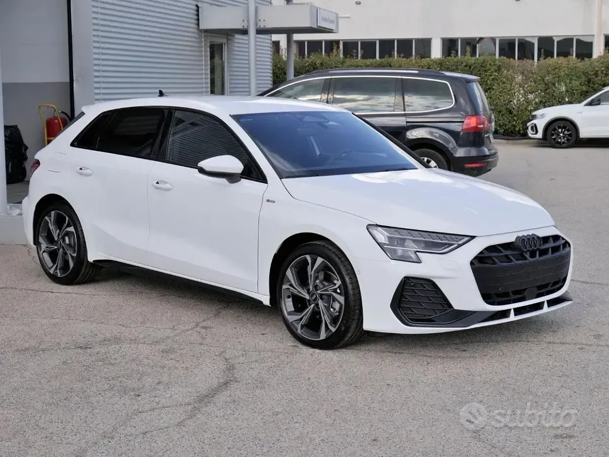 Nuova Audi A3 Ambiente 150 CV (110 kW) 2026 Bianco Berlina