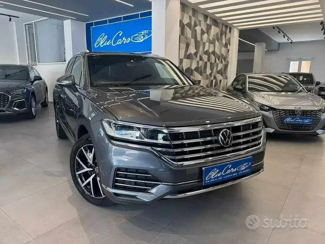 Usata VW Touareg Elegance 231 CV (169 kW) 2022 Grigio SUV