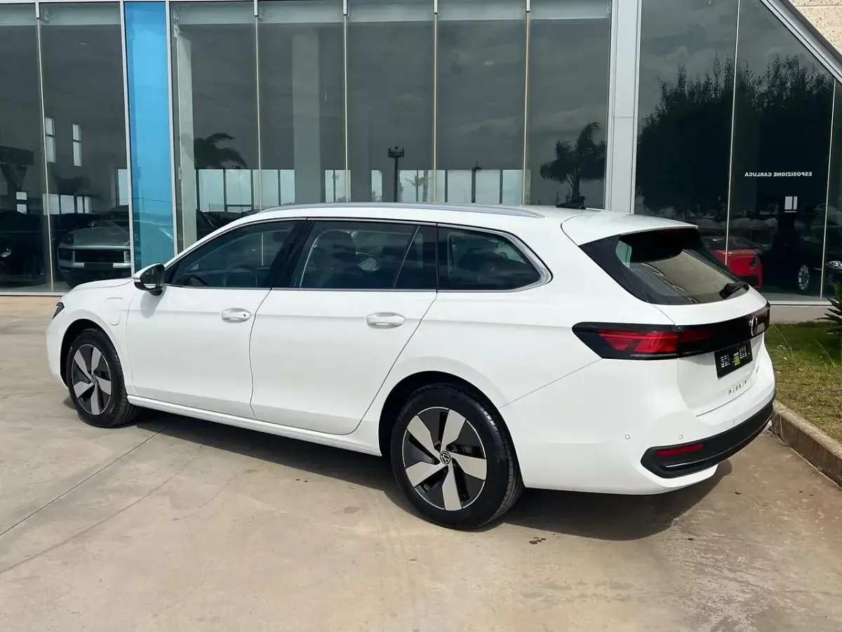 Nuova VW Passat Business 149 CV (109 kW) 2026 Bianco Station wagon