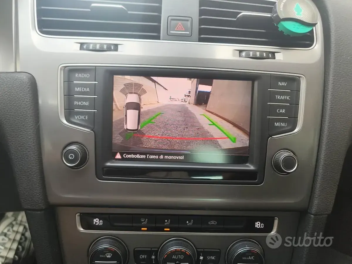 Usata VW Golf VII Highline 110 CV (80 kW) 2016 Grigio Berlina