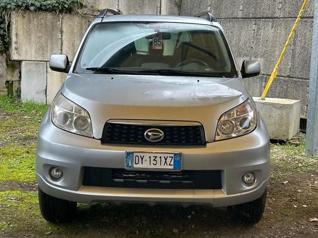 Usata Daihatsu Terios 105 CV (77 kW) 2010 Argento SUV