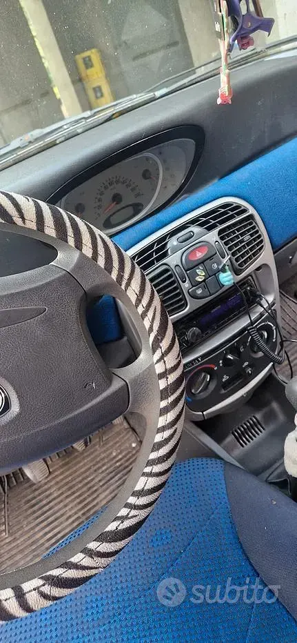 Usata Lancia Ypsilon 54 CV (39 kW) 2003 Blu Utilitaria