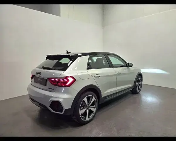 Nuova Audi A1 Ambiente 116 CV (85 kW) 2025 Bianco ghiaccio metallizzato SUV