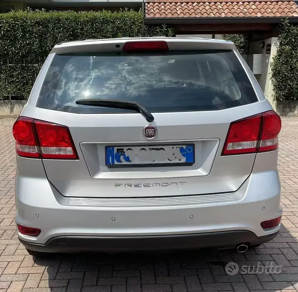 Usata Fiat Freemont 140 CV (102 kW) 2013 Grigio SUV