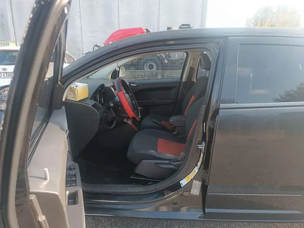 Usata Dodge Caliber SXT 140 CV (102 kW) 2009 Utilitaria
