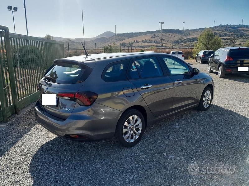 Usata Fiat Tipo Business 120 CV (88 kW) 2019 Marrone Station wagon
