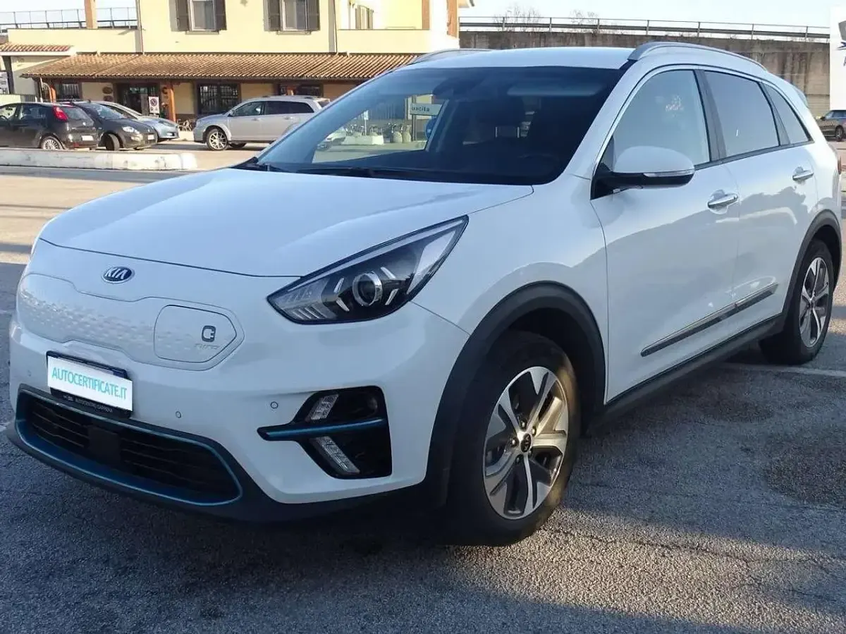 Usata Kia e-Niro Style 100 kW (136 CV) 2021 Bianco SUV