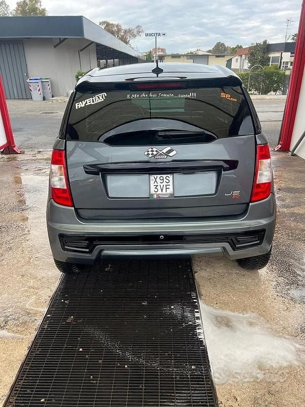 Begagnad Ligier JS50 2019 Grå Halvkombi