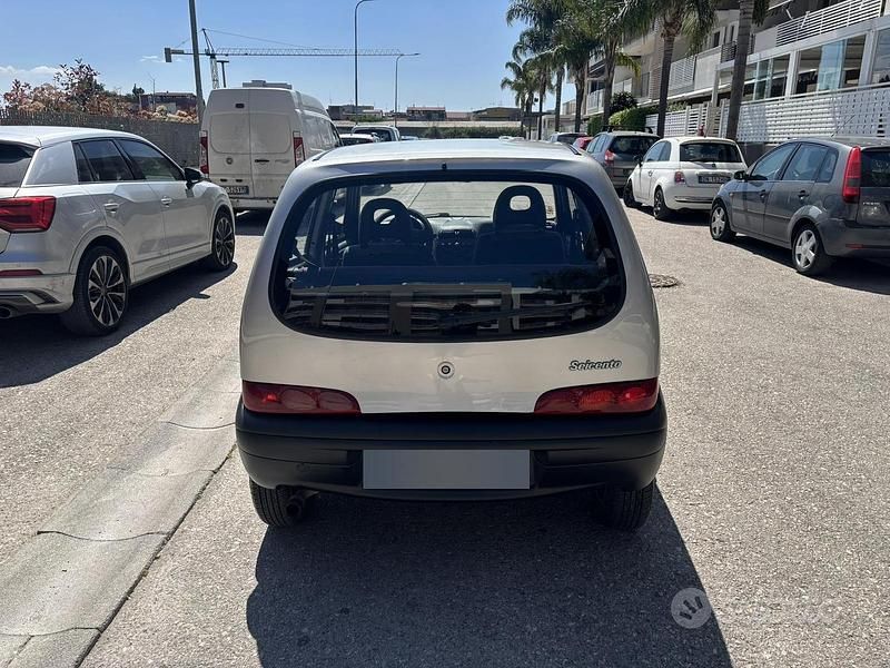 Usata Fiat 600 73 CV (53 kW) 1999 Grigio Berlina