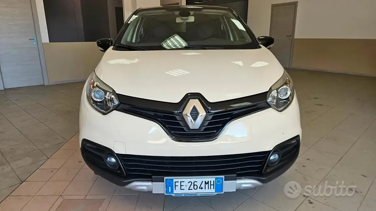 Usata Renault Captur Intens 90 CV (66 kW) 2016 Beige SUV