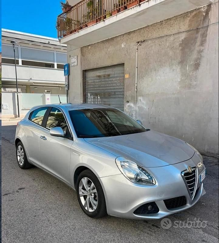 Usata Alfa Romeo Giulietta 2015 Grigio Utilitaria