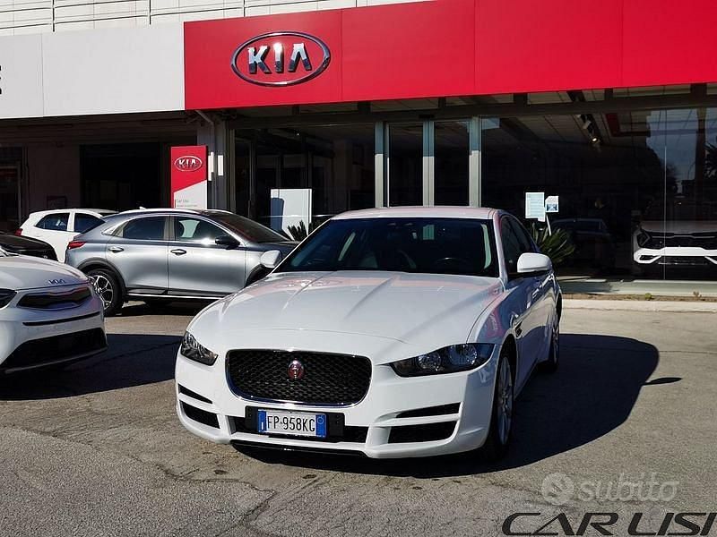 Usata Jaguar XE Prestige 180 CV (132 kW) 2018 Bianco Berlina