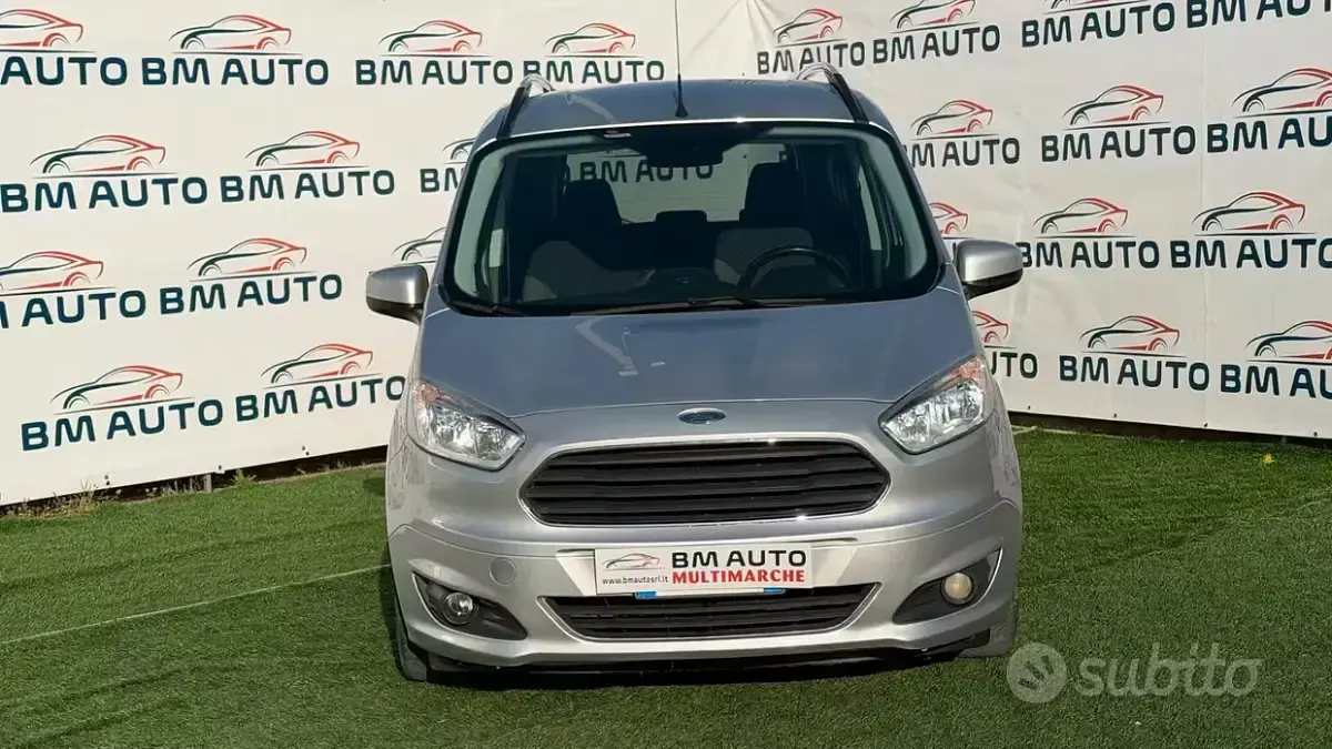 Usata Ford Tourneo Courier Titanium 75 CV (55 kW) 2016 Grigio Monovolume