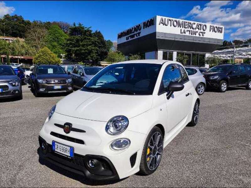 Usato 2023 Fiat 500 Abarth 1.4 Benzin 179 CV (28.800 €)
