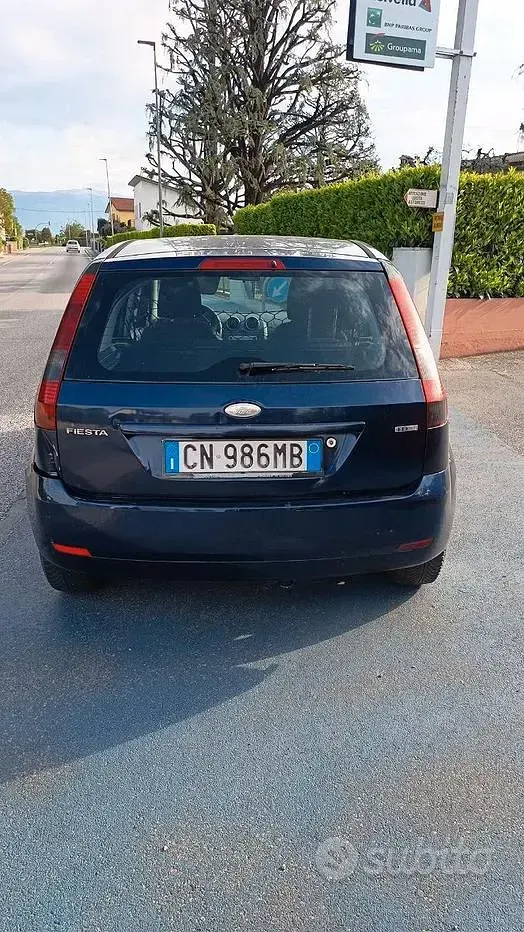 Usata Ford Fiesta 68 CV (50 kW) 2005 Utilitaria