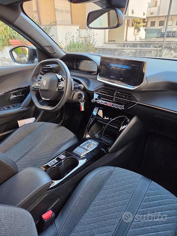 Usata Peugeot 2008 2024 Bianco SUV