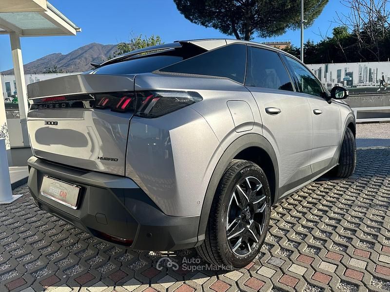 Usata Peugeot 3008 Allure 136 CV (100 kW) 2025 Argento SUV